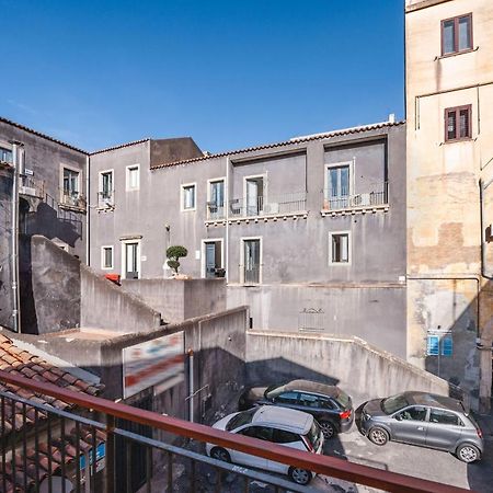 Modern Duplex With Balcony By Wonderful Italy Apartment Catania Bagian luar foto
