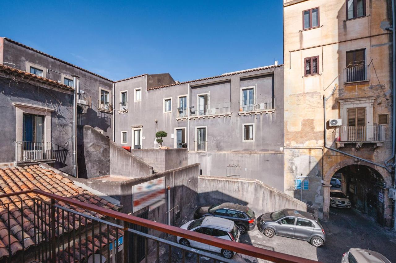 Modern Duplex With Balcony By Wonderful Italy Apartment Catania Bagian luar foto