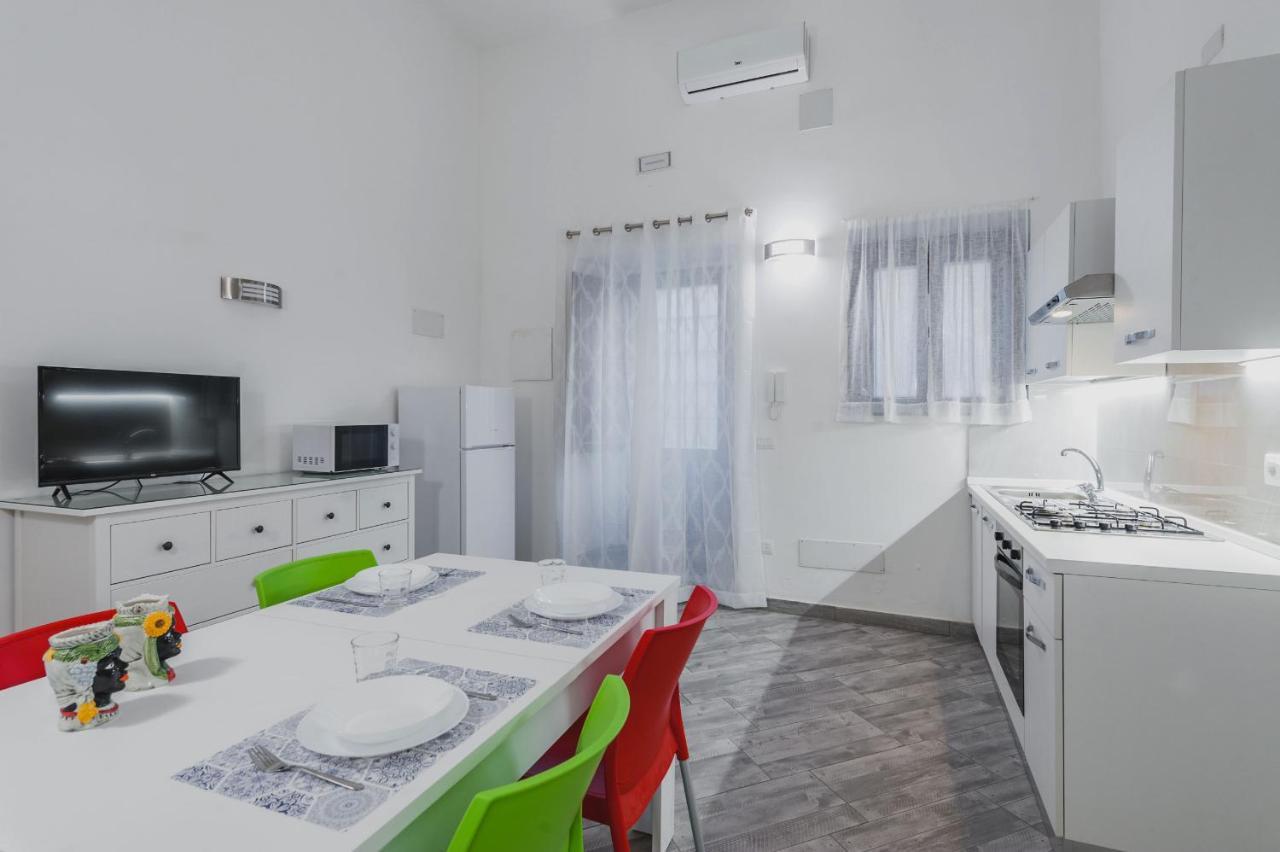 Modern Duplex With Balcony By Wonderful Italy Apartment Catania Bagian luar foto