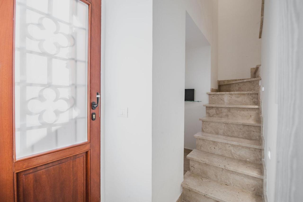 Modern Duplex With Balcony By Wonderful Italy Apartment Catania Bagian luar foto