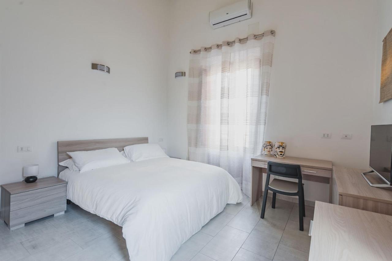 Modern Duplex With Balcony By Wonderful Italy Apartment Catania Bagian luar foto